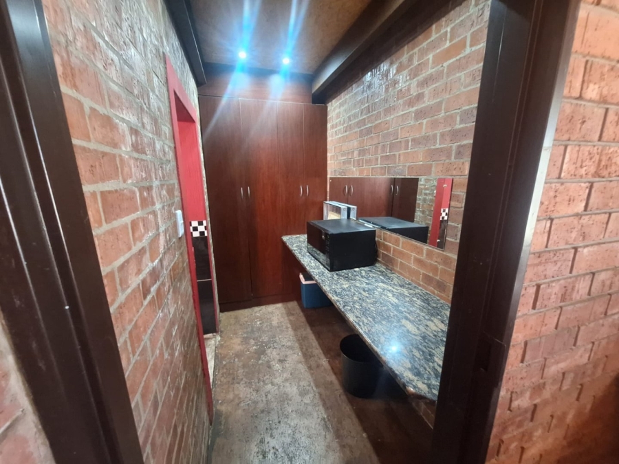4 Bedroom Property for Sale in Pellissier Free State